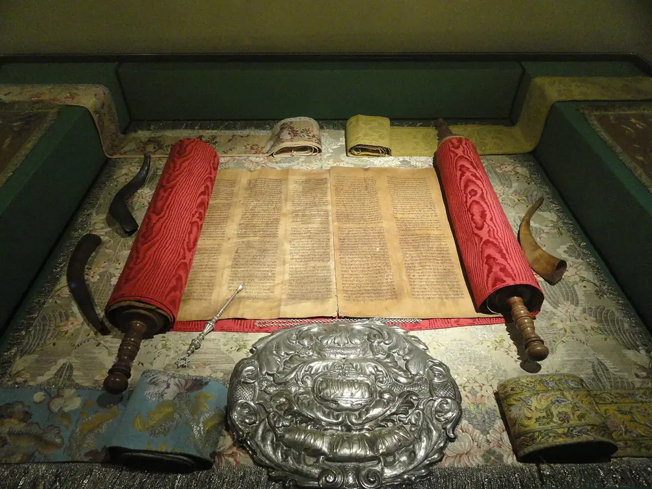 Rolo da Torá do museu de Casale Monferrato