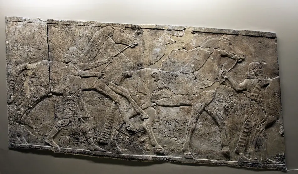 Relevo de Nínive com cavalos e cavalariços