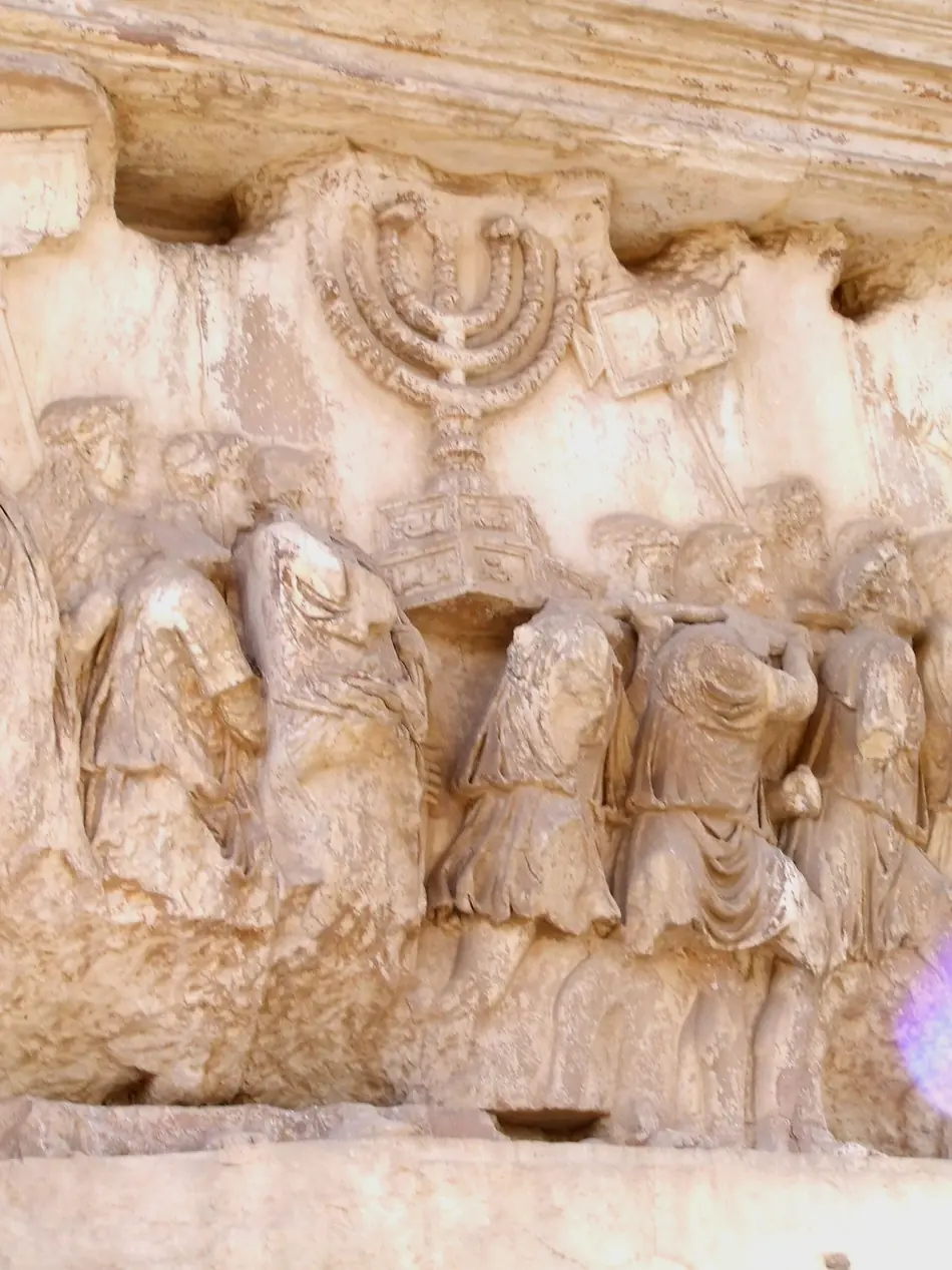 O saque do templo no arco de Tito