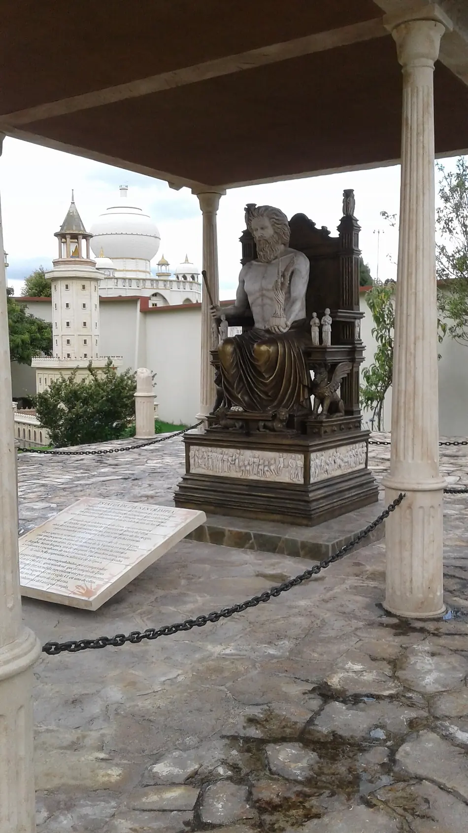 Reconstrução da Estátua de Zeus em Olímpia
